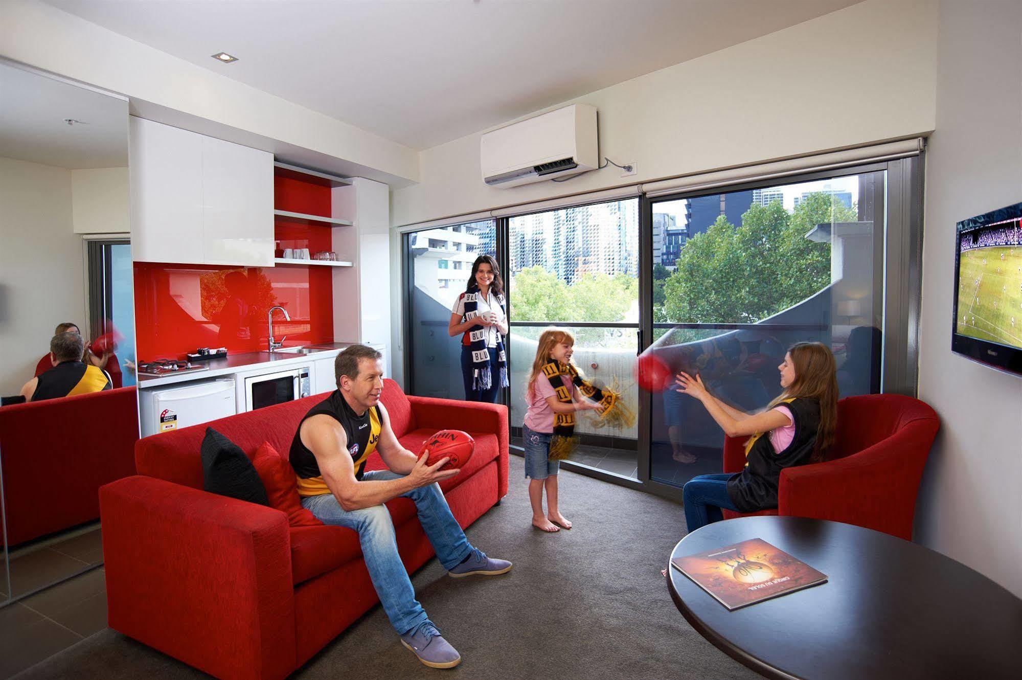 Comfort Apartments On Elizabeth Melbourne City Exterior foto